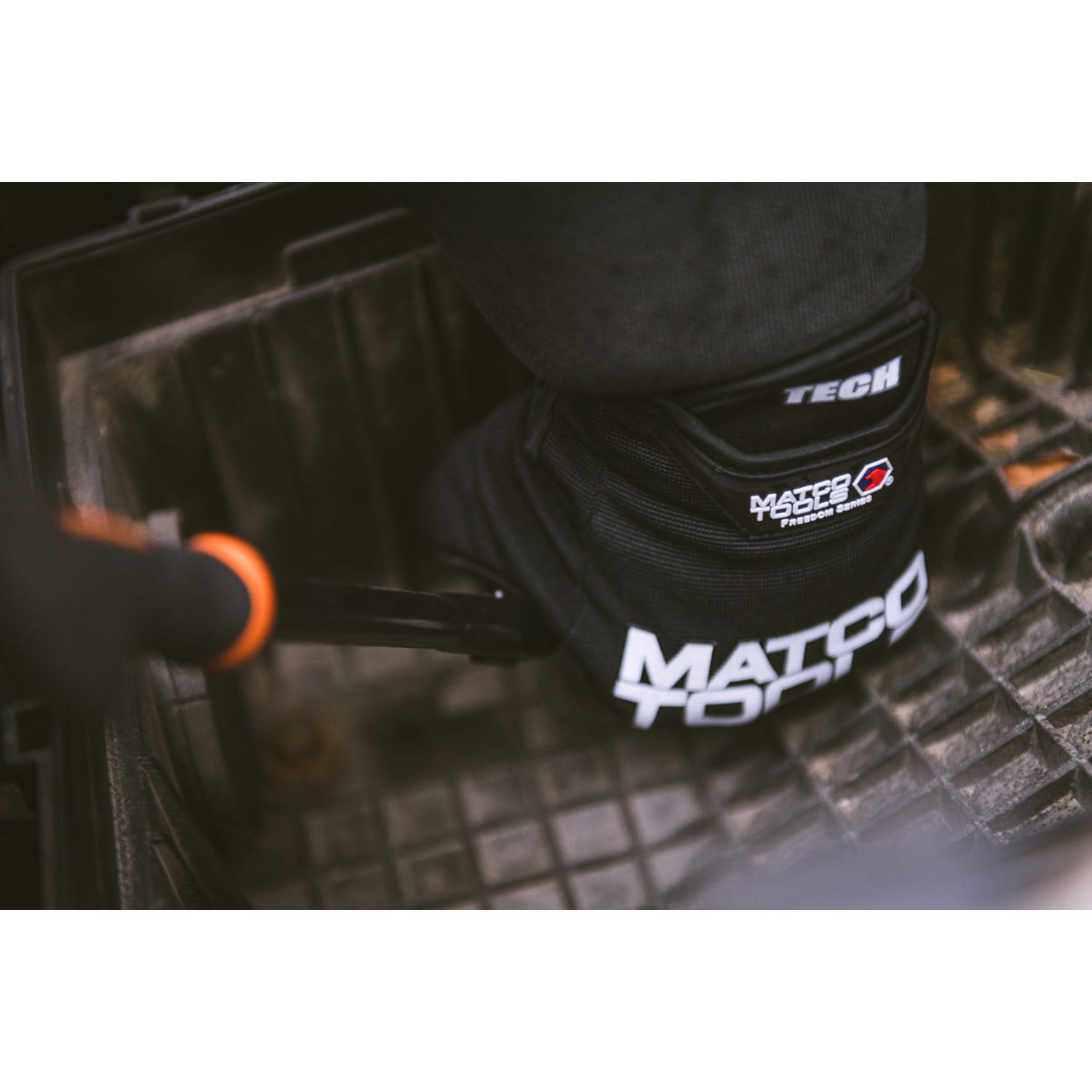 3/8 DRIVE 12-1/2 EIGHTY8 TOOTH BLACK CHROME LOCKING FLEX RATCHET WITH ERGO HANDLE - ORANGE BFR128BLFM | eBaydiy Tools - Image 11