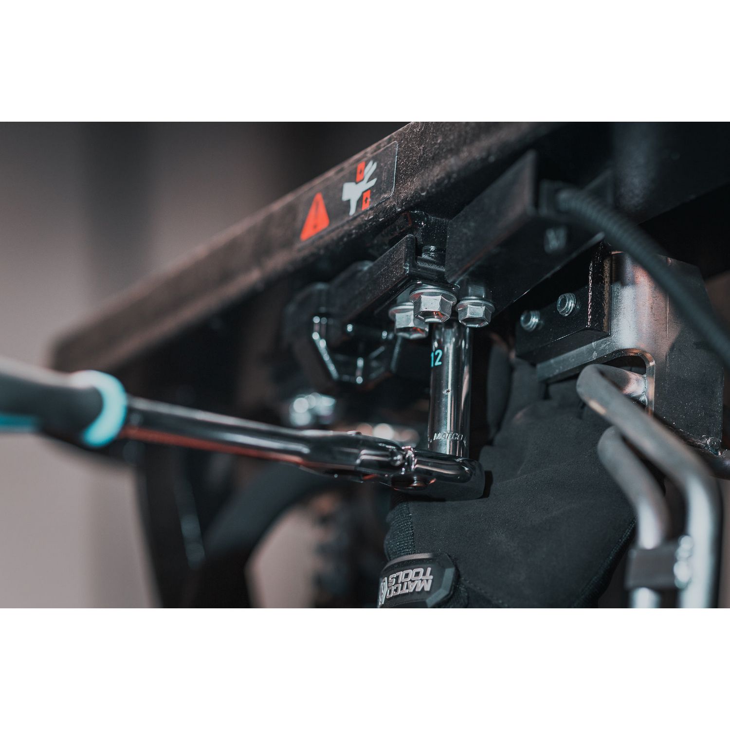 3/8 DRIVE 12-1/2 EIGHTY8 TOOTH LOCKING FLEX HEAD RATCHET WITH ERGO HANDLE - BLUE BFR128LFB | eBaydiy Tools - Image 4