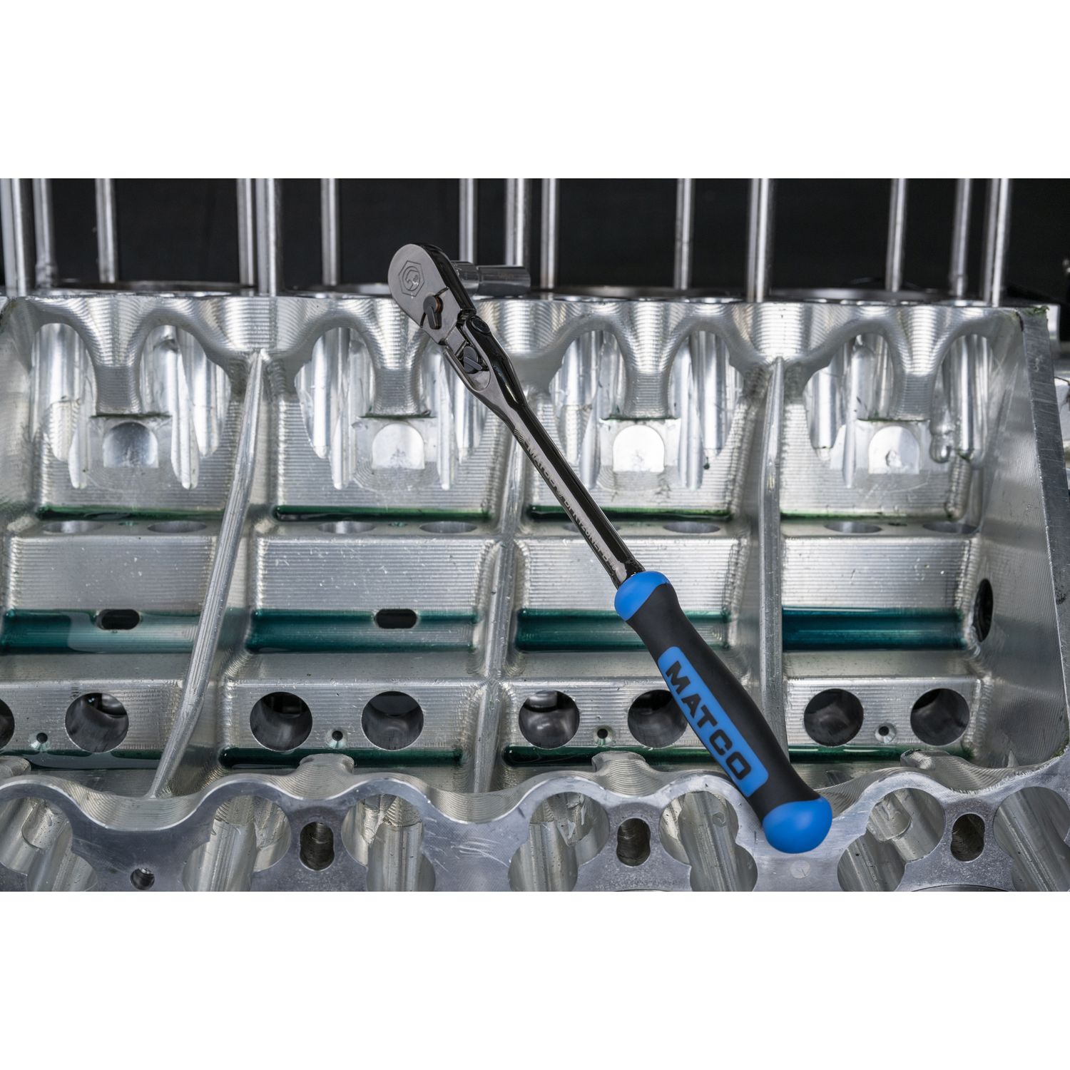 3/8 DRIVE 12-1/2 EIGHTY8 TOOTH BLACK NICKEL LOCKING FLEX RATCHET WITH ERGO HANDLE - BLUE BFR128NLFB | eBaydiy Tools - Image 4