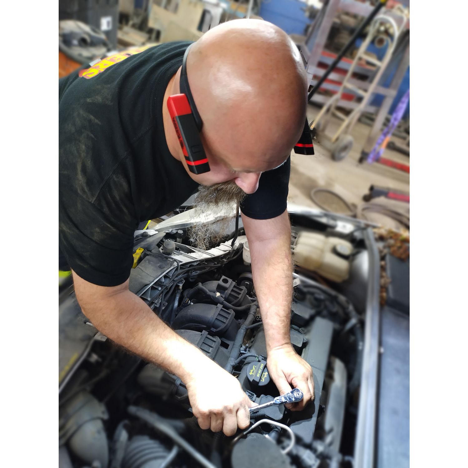 600 LUMEN RECHARGEABLE NECK LIGHT - RED MWL600R | eBaydiy Tools - Image 9